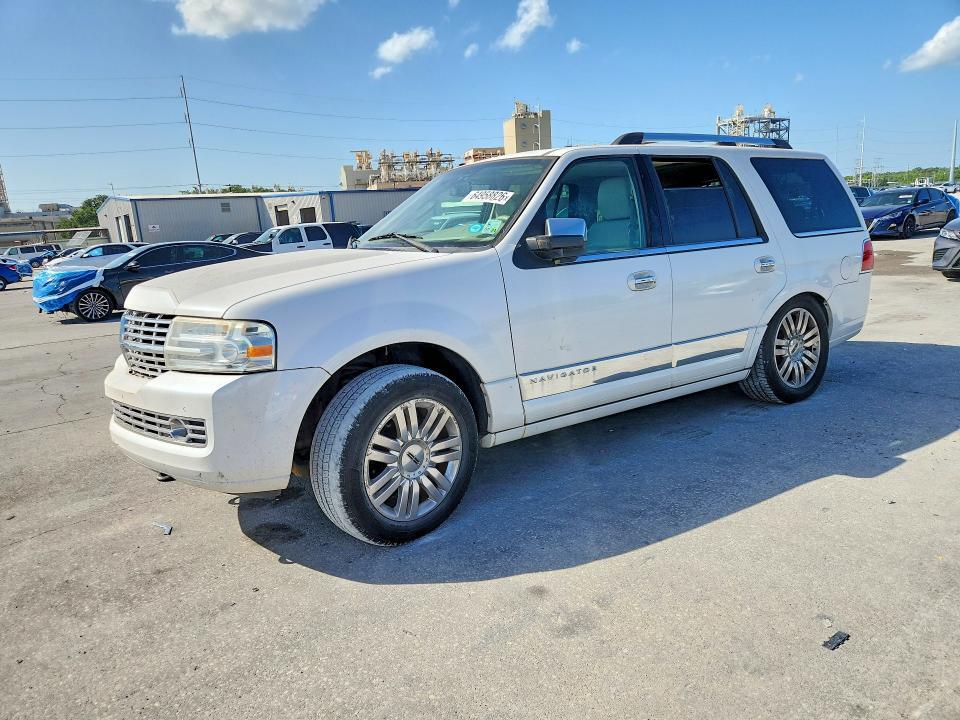 2011 LINCOLN NAVIGATOR 5LMJJ2H56BEJ07016