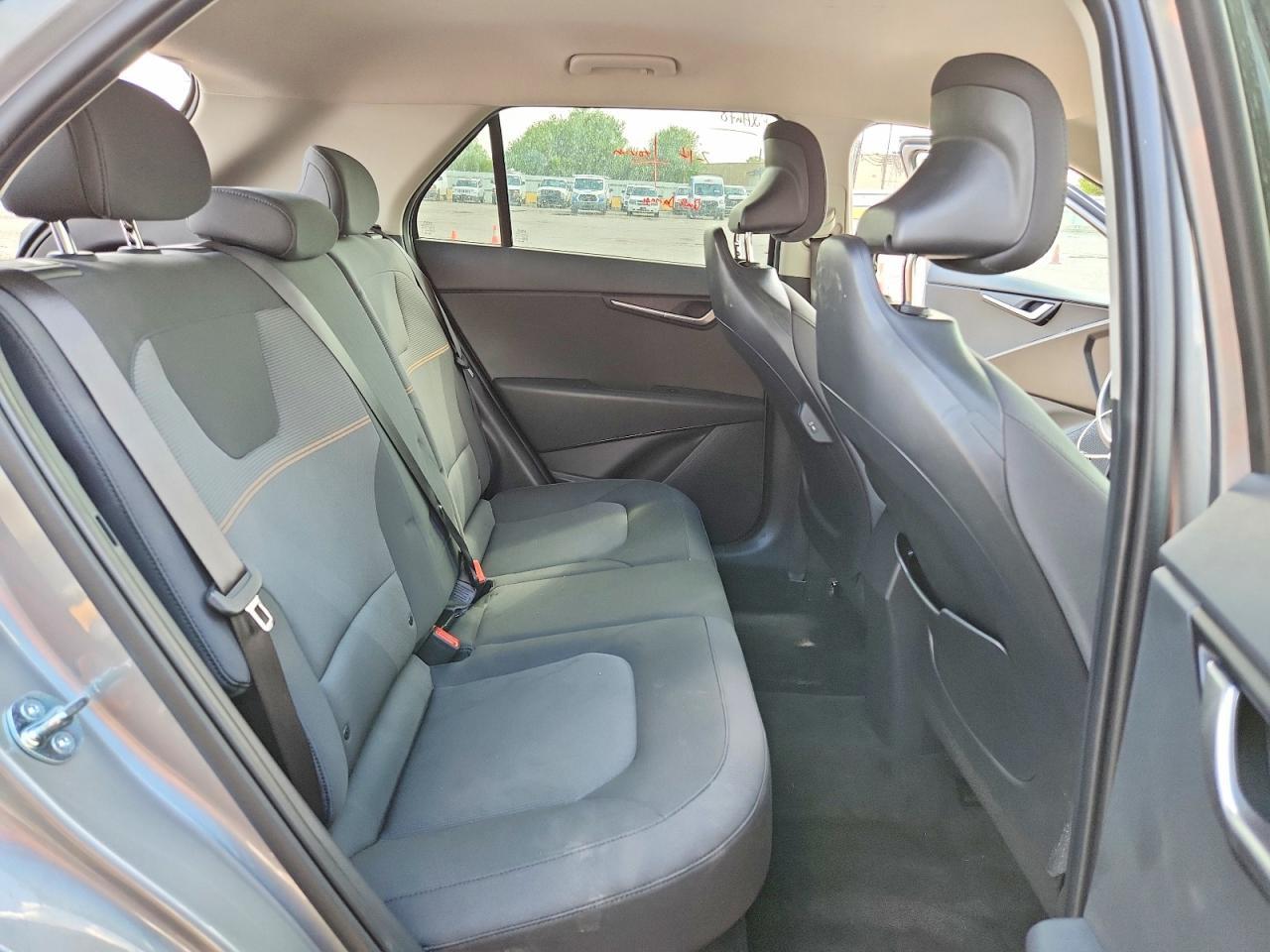 2026 KIA NIRO LX — Фото 11 из 14
