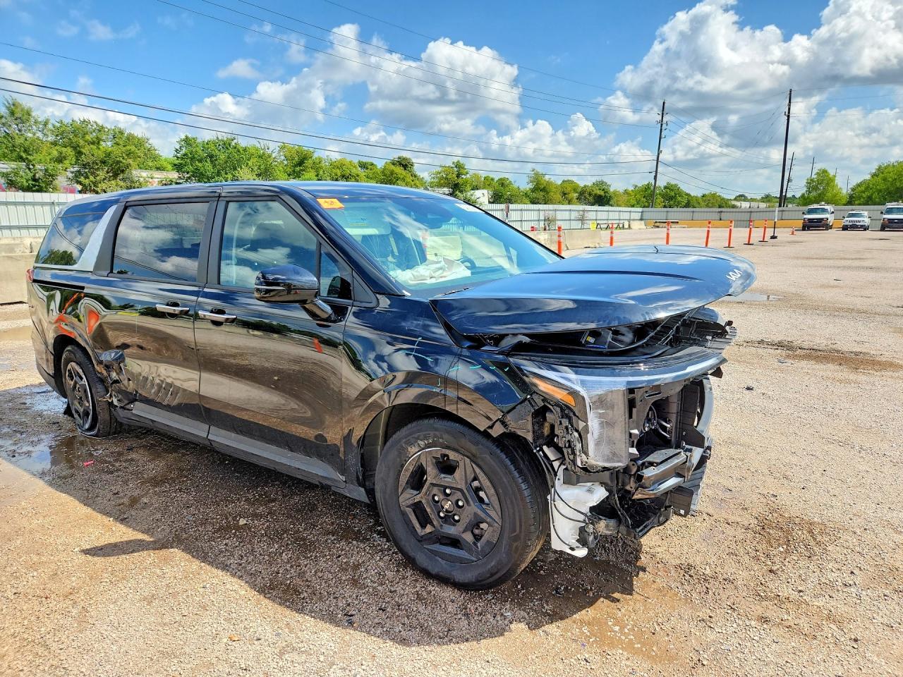 2026 KIA CARNIVAL LXS — Фото 4 из 13