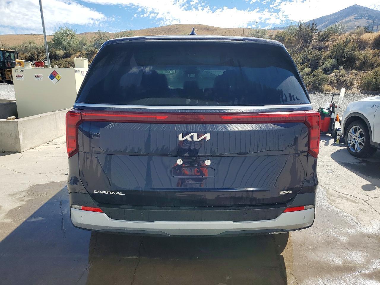 2026 KIA CARNIVAL LXS — Фото 6 из 14