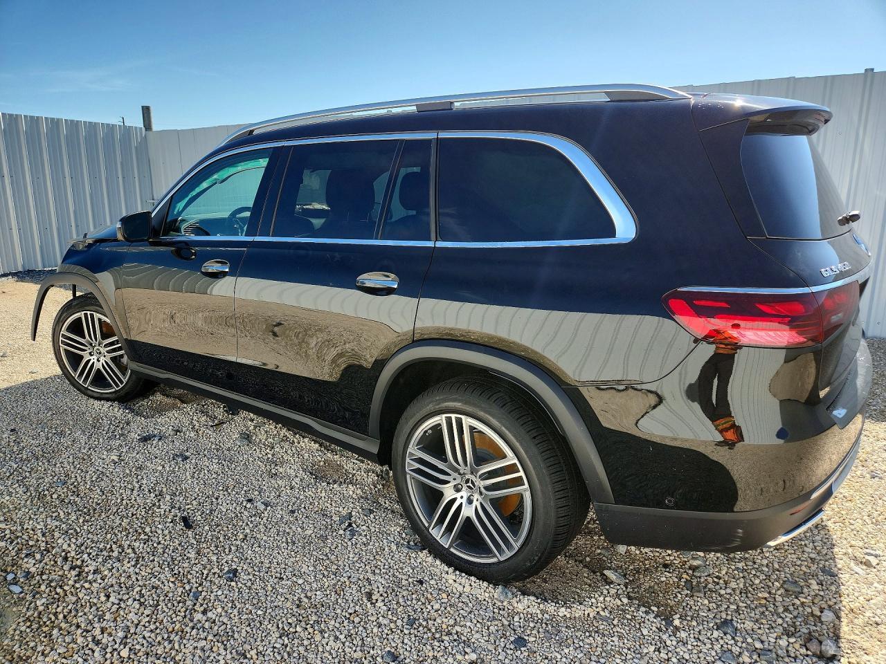 2026 MERCEDES-BENZ GLS 450 4MATIC — Фото 2 из 14