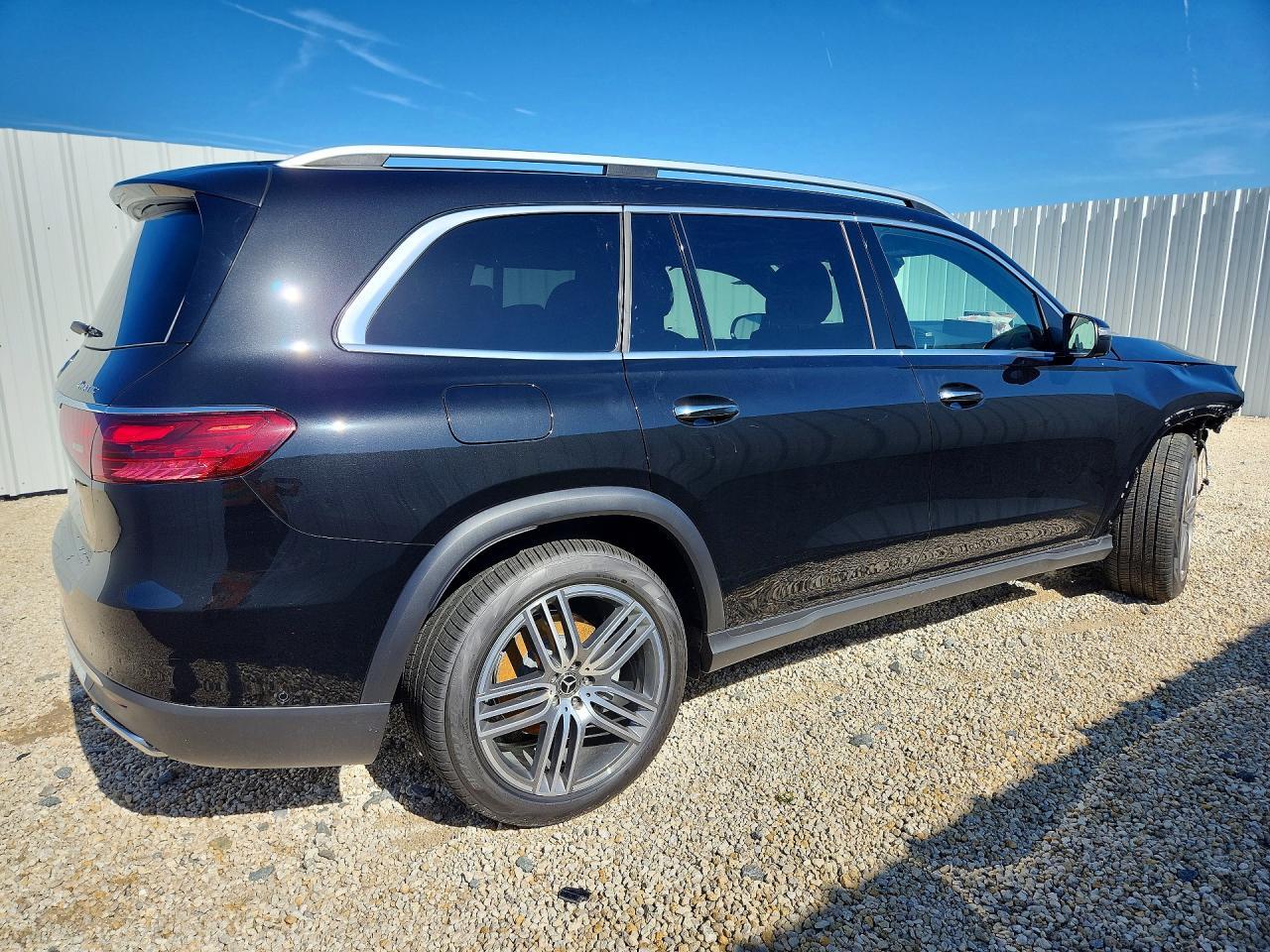 2026 MERCEDES-BENZ GLS 450 4MATIC — Фото 3 из 14