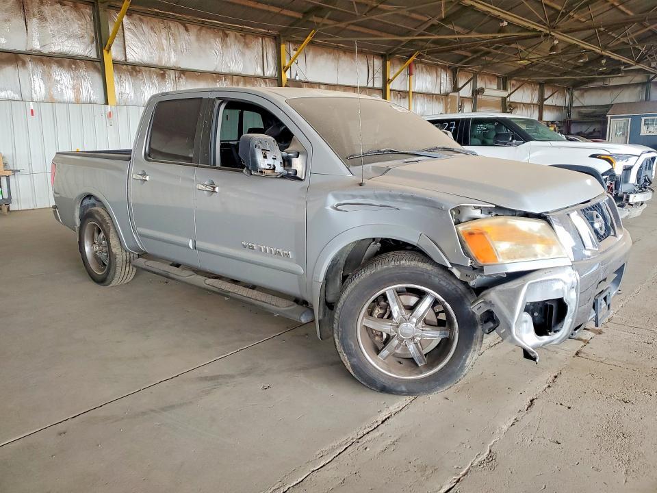 2011 NISSAN TITAN SV — Фото 4 из 14
