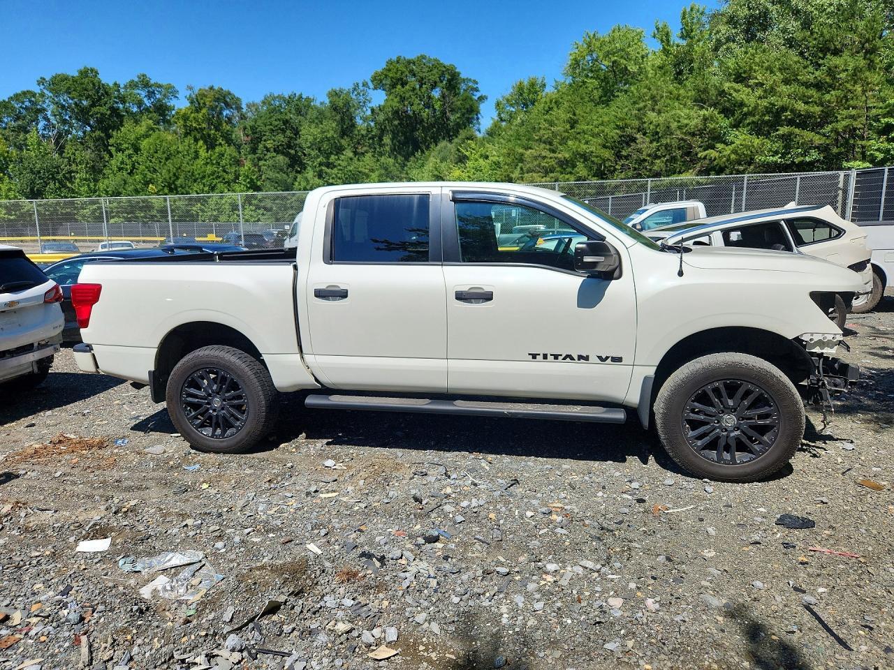 2019 NISSAN TITAN SV — Фото 4 из 12