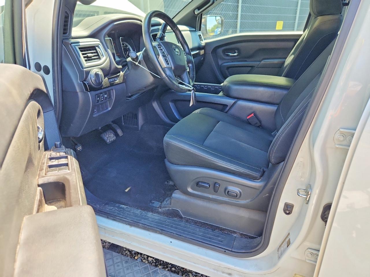 2019 NISSAN TITAN SV — Фото 8 из 12