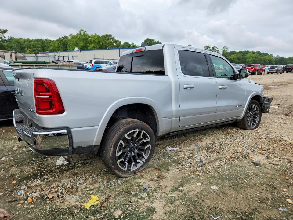 2026 RAM 1500 LIMITED — Фото 3 из 13