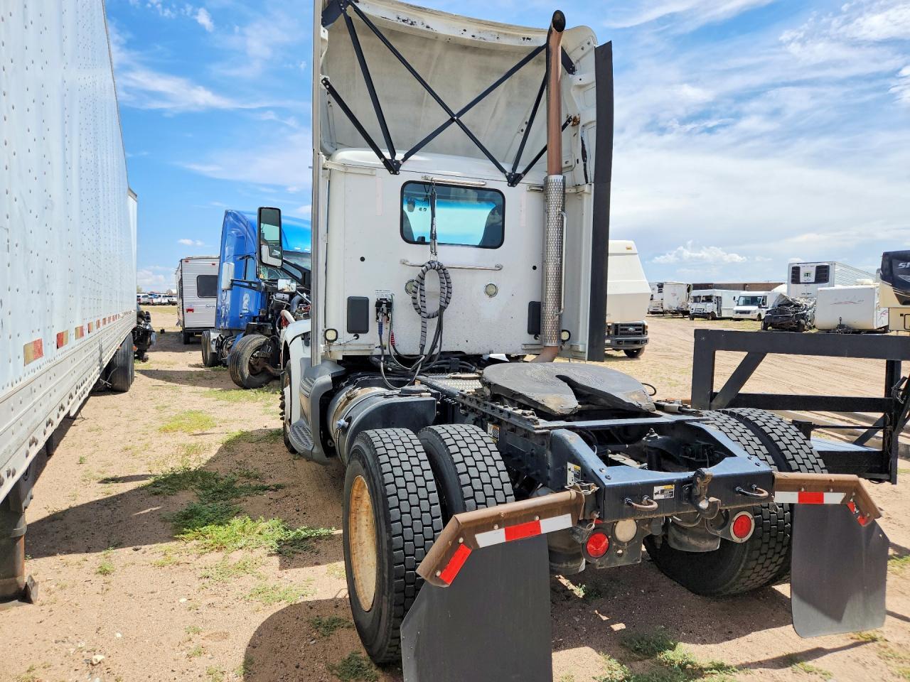 2019 PETERBILT 579 SEMI TRUCK — Фото 2 из 12