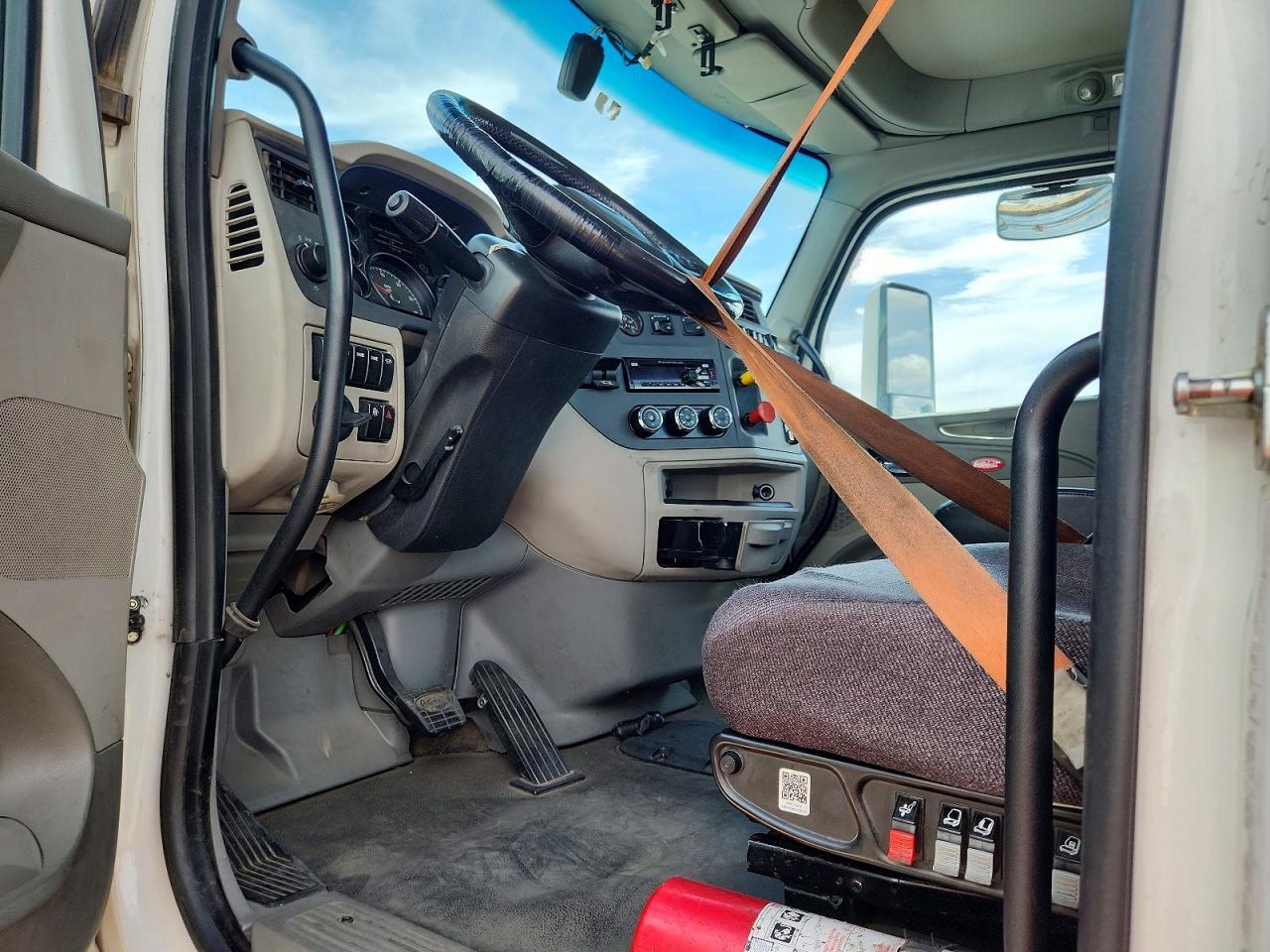 2019 PETERBILT 579 SEMI TRUCK — Фото 7 из 12