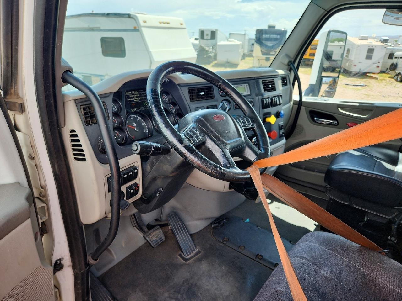 2019 PETERBILT 579 SEMI TRUCK — Фото 8 из 12