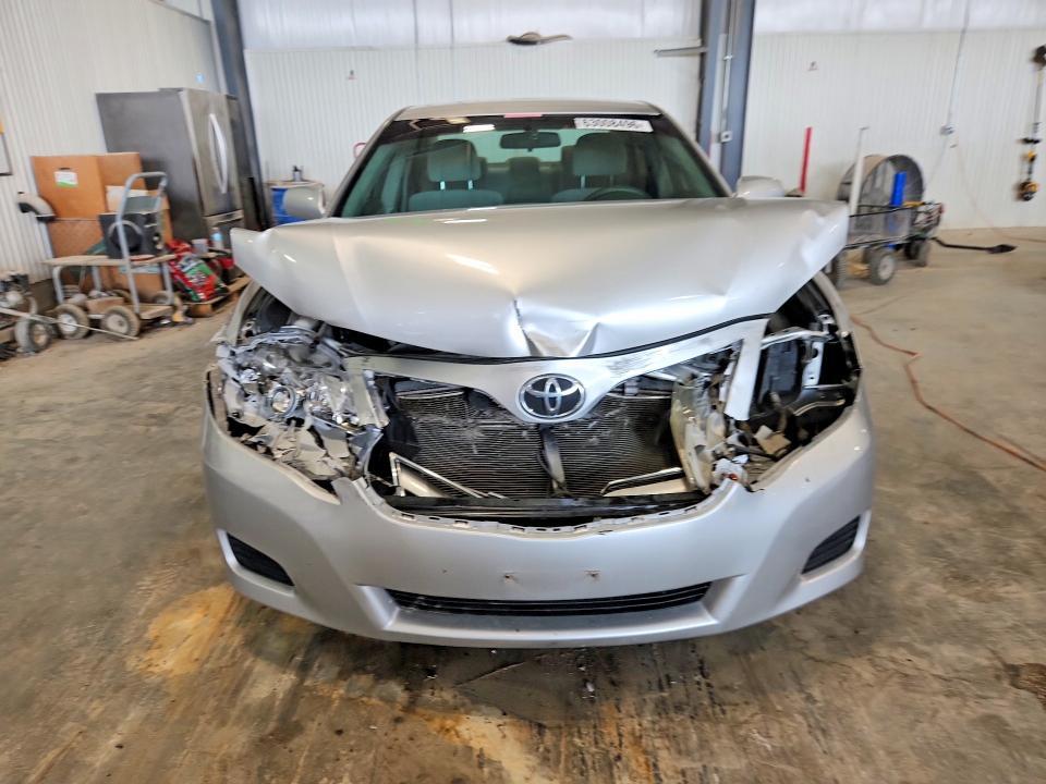 2011 TOYOTA CAMRY LE — Фото 5 из 12