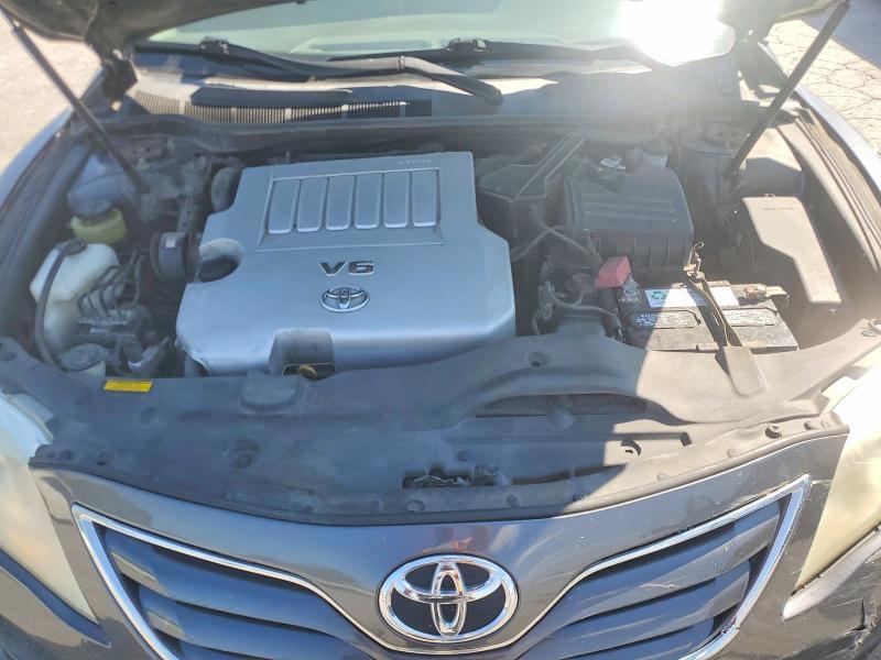 2011 TOYOTA CAMRY LE V6 — Фото 11 из 12