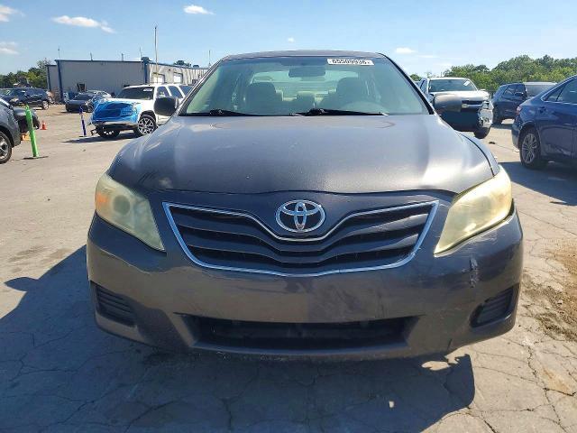 2011 TOYOTA CAMRY LE V6 — Фото 5 из 12