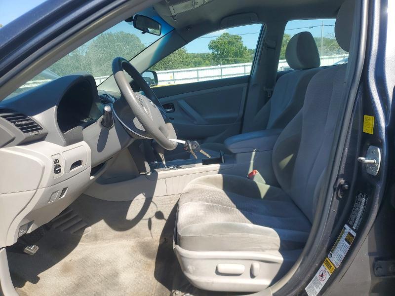 2011 TOYOTA CAMRY LE V6 — Фото 7 из 12