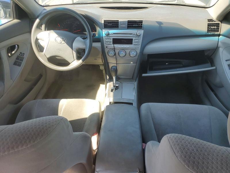 2011 TOYOTA CAMRY LE V6 — Фото 8 из 12
