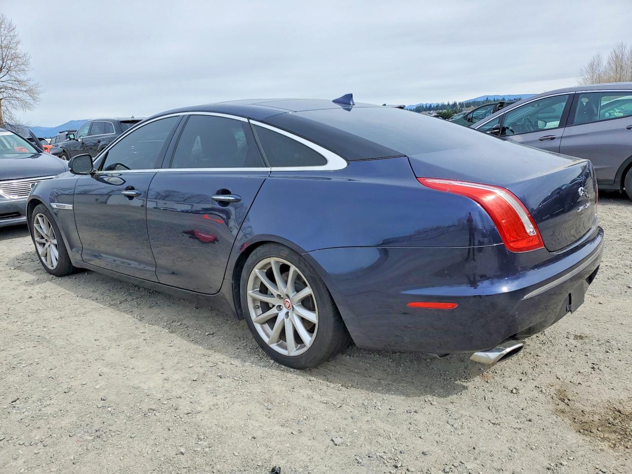 2014 JAGUAR XJ — Фото 2 из 12