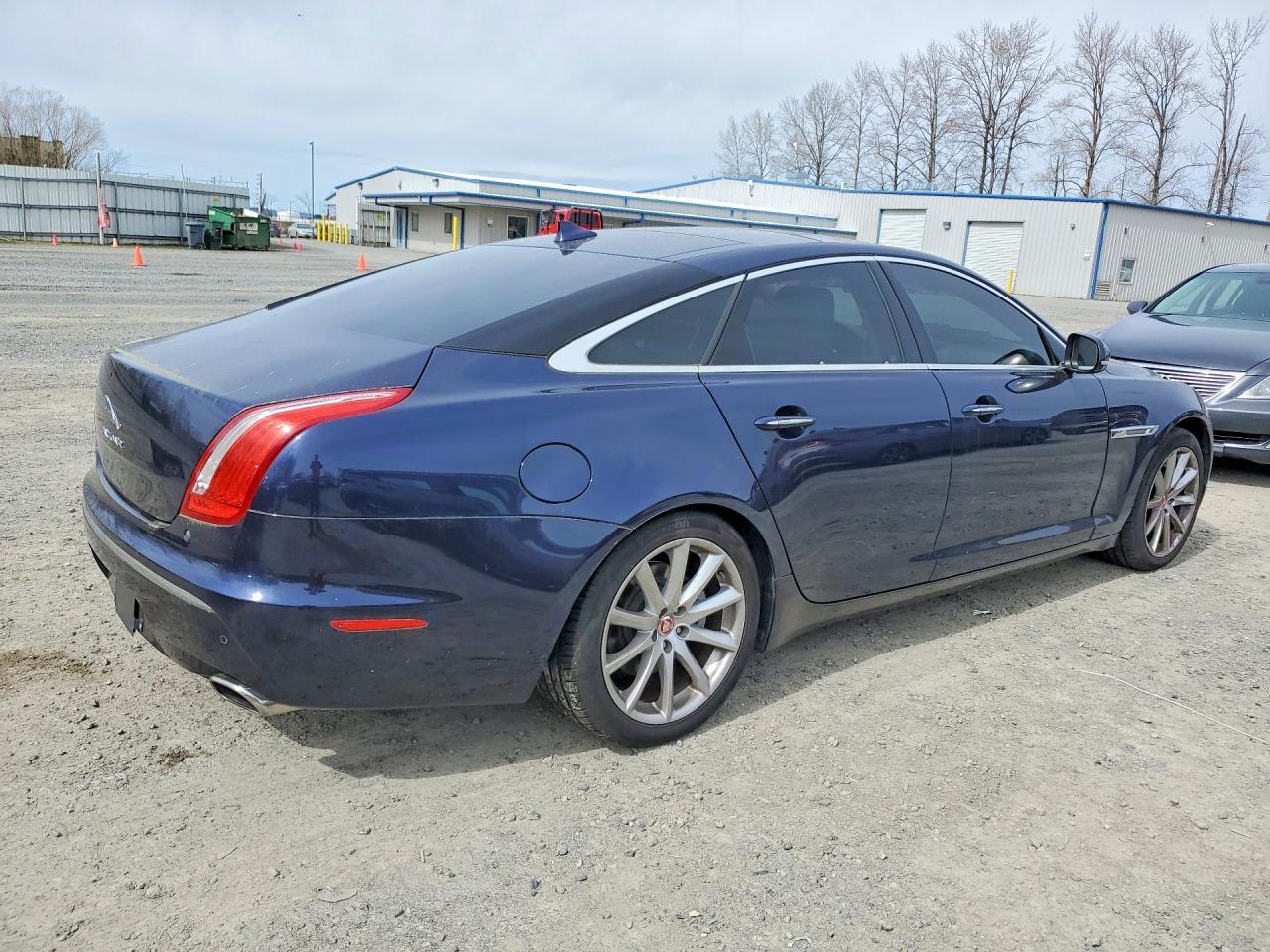 2014 JAGUAR XJ — Фото 3 из 12