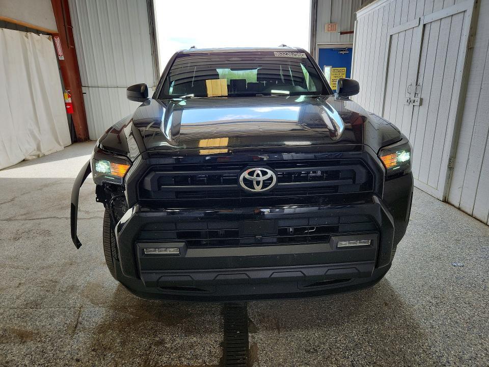 2026 TOYOTA 4RUNNER SR5 — Фото 5 из 14
