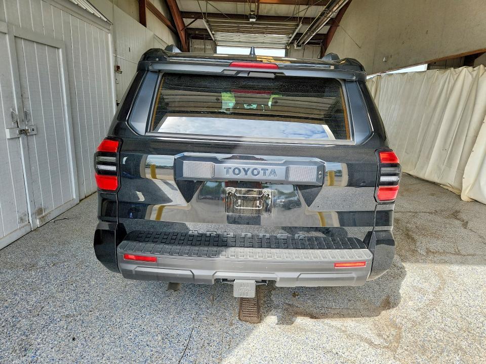 2026 TOYOTA 4RUNNER SR5 — Фото 6 из 14