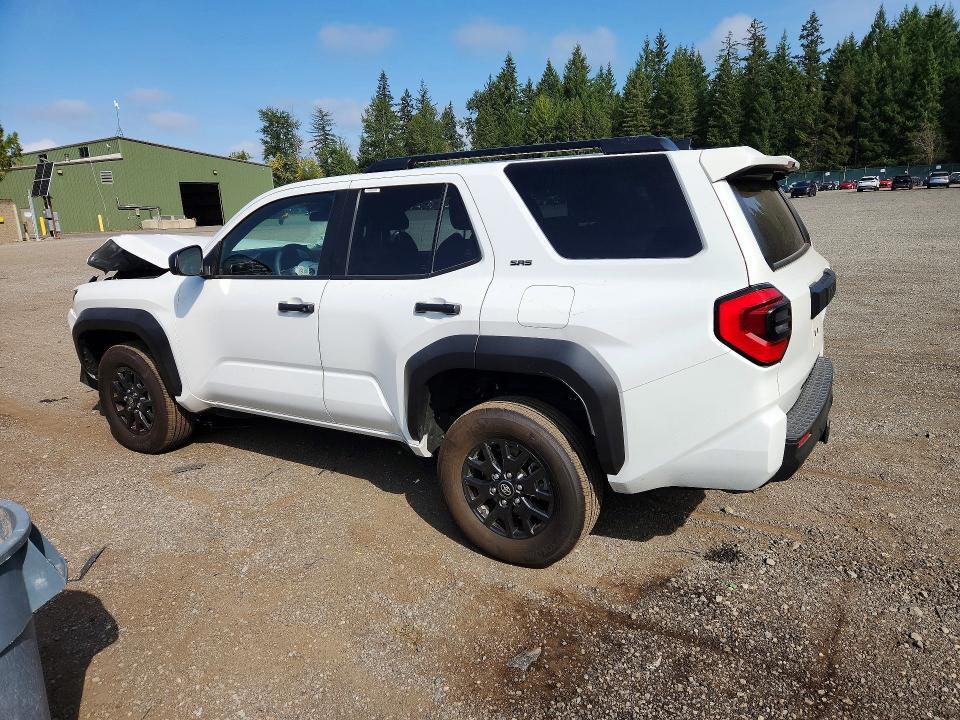2026 TOYOTA 4RUNNER SR5 — Фото 2 из 13