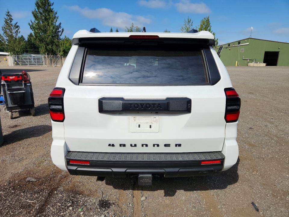 2026 TOYOTA 4RUNNER SR5 — Фото 6 из 13