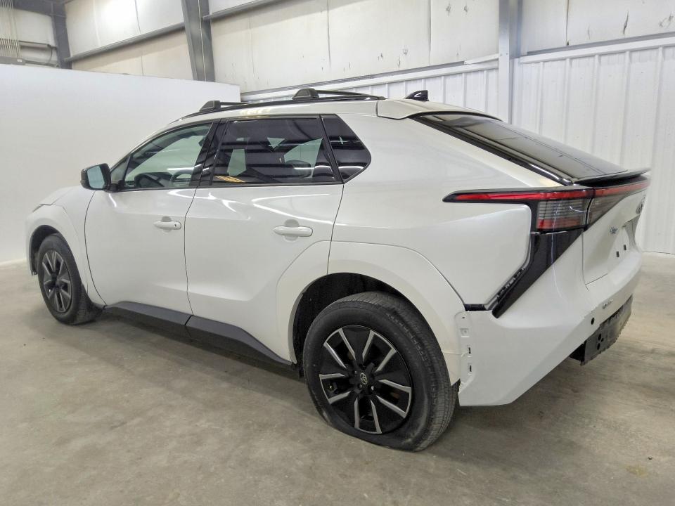 JTMBCAEB8TA005364 2026 TOYOTA BZ photo no. 2