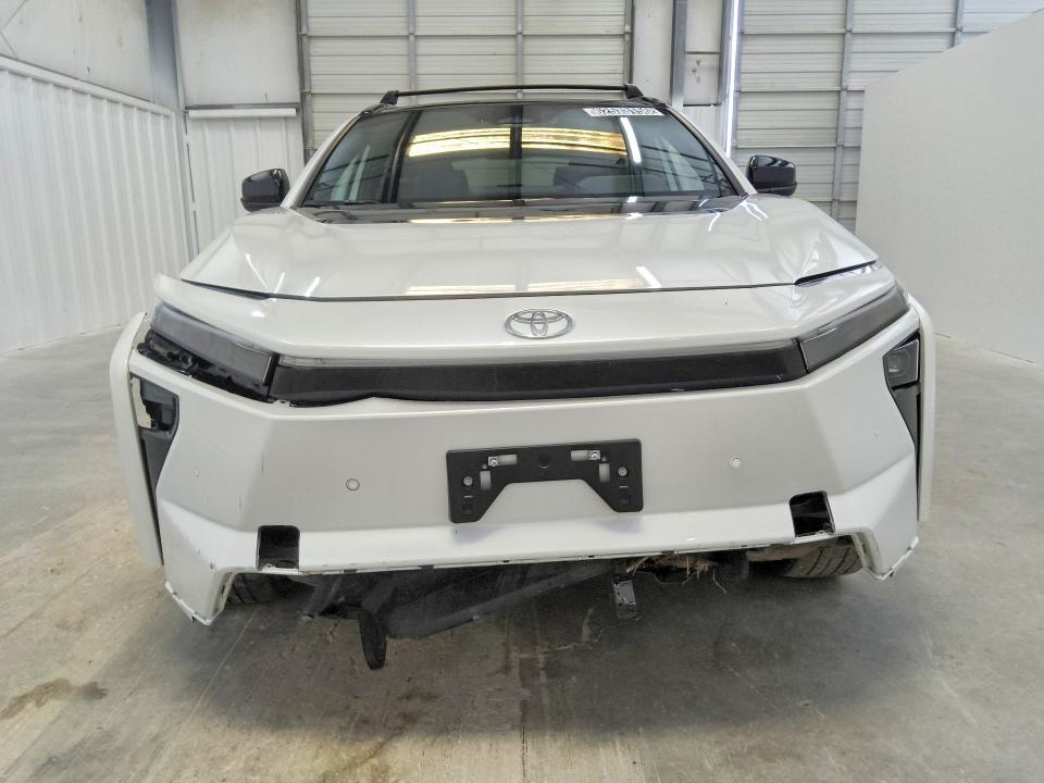 JTMBCAEB8TA005364 2026 TOYOTA BZ photo no. 5
