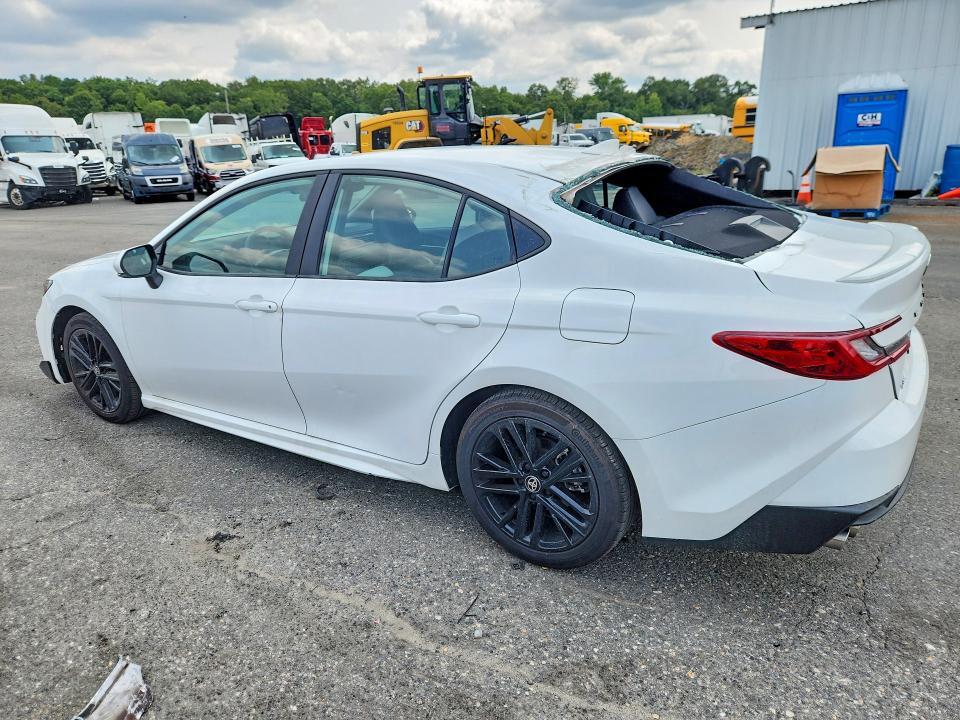 2026 TOYOTA CAMRY SE — Фото 2 из 12