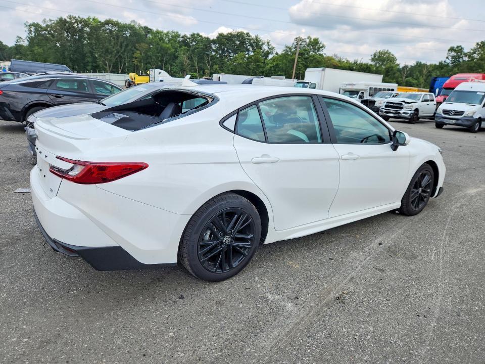 2026 TOYOTA CAMRY SE — Фото 3 из 12