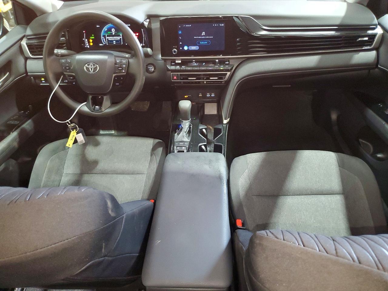 2026 TOYOTA CAMRY HYBRID/LE/XLE — Фото 8 из 13