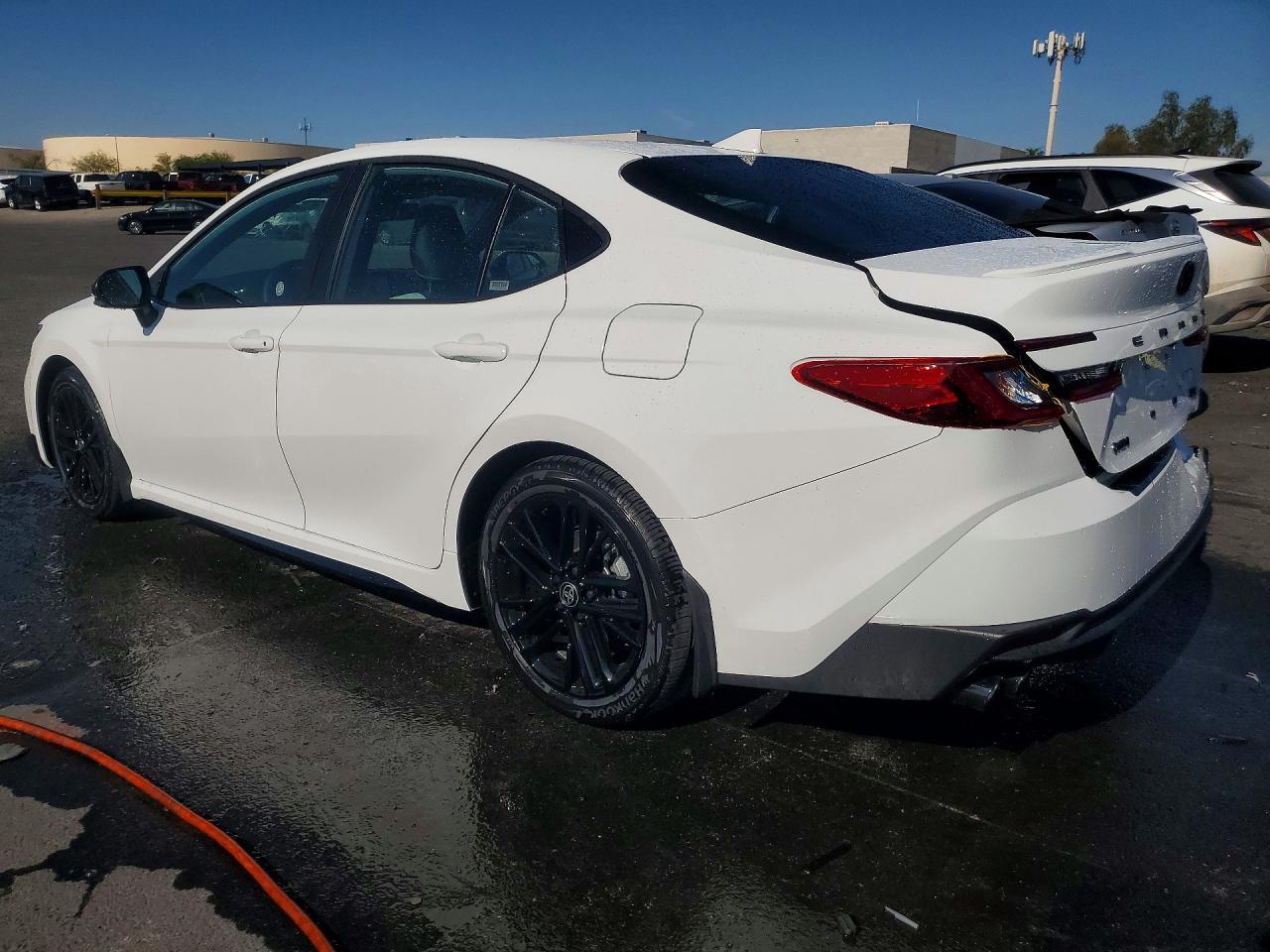 2026 TOYOTA CAMRY SE — Фото 2 из 12