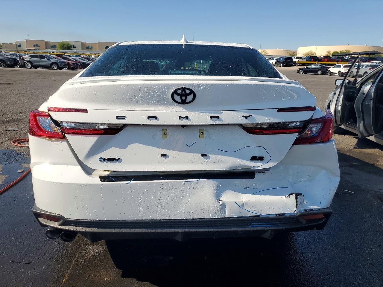 2026 TOYOTA CAMRY SE — Фото 6 из 12