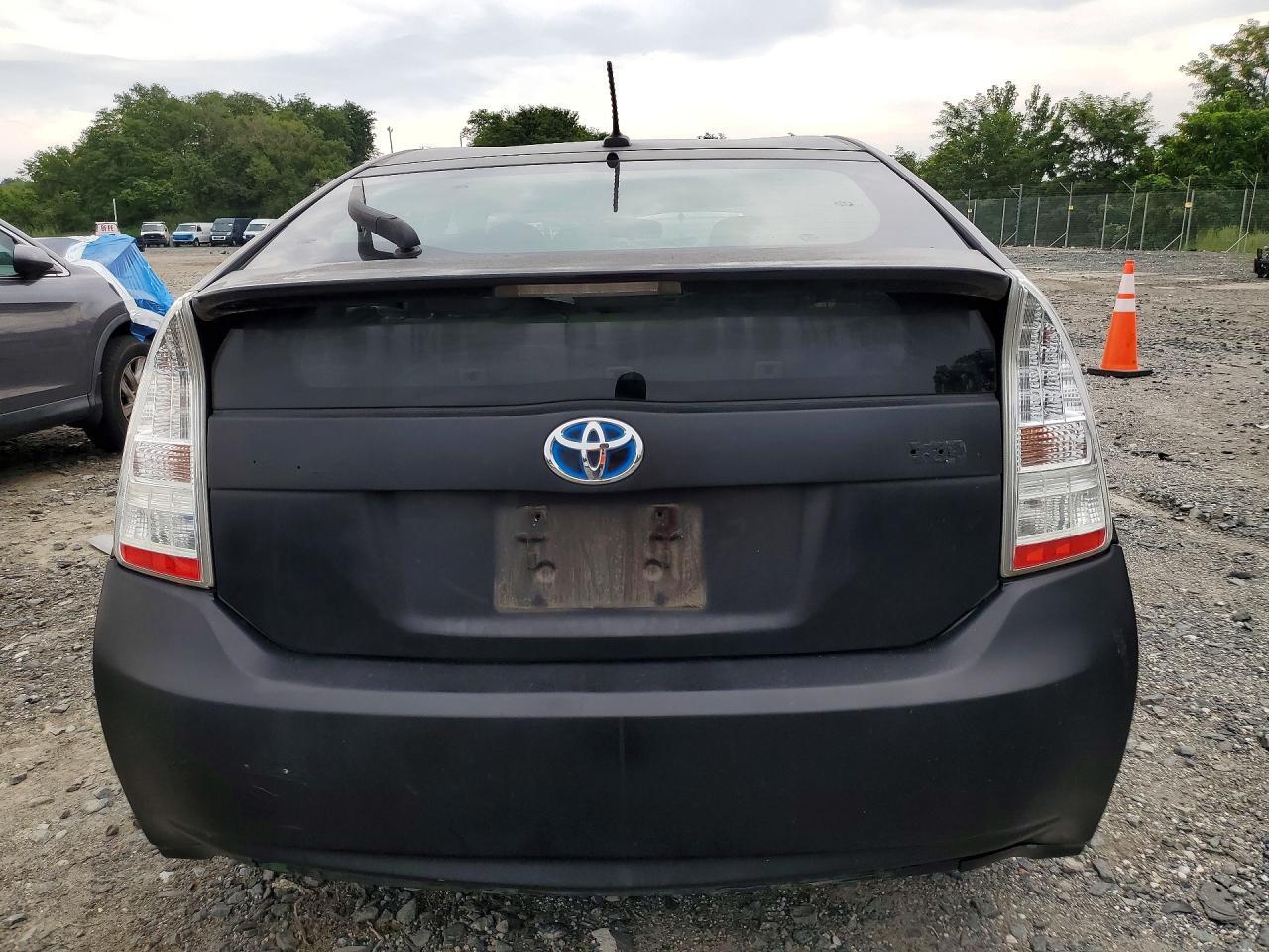 2011 TOYOTA PRIUS TWO — Фото 6 из 12
