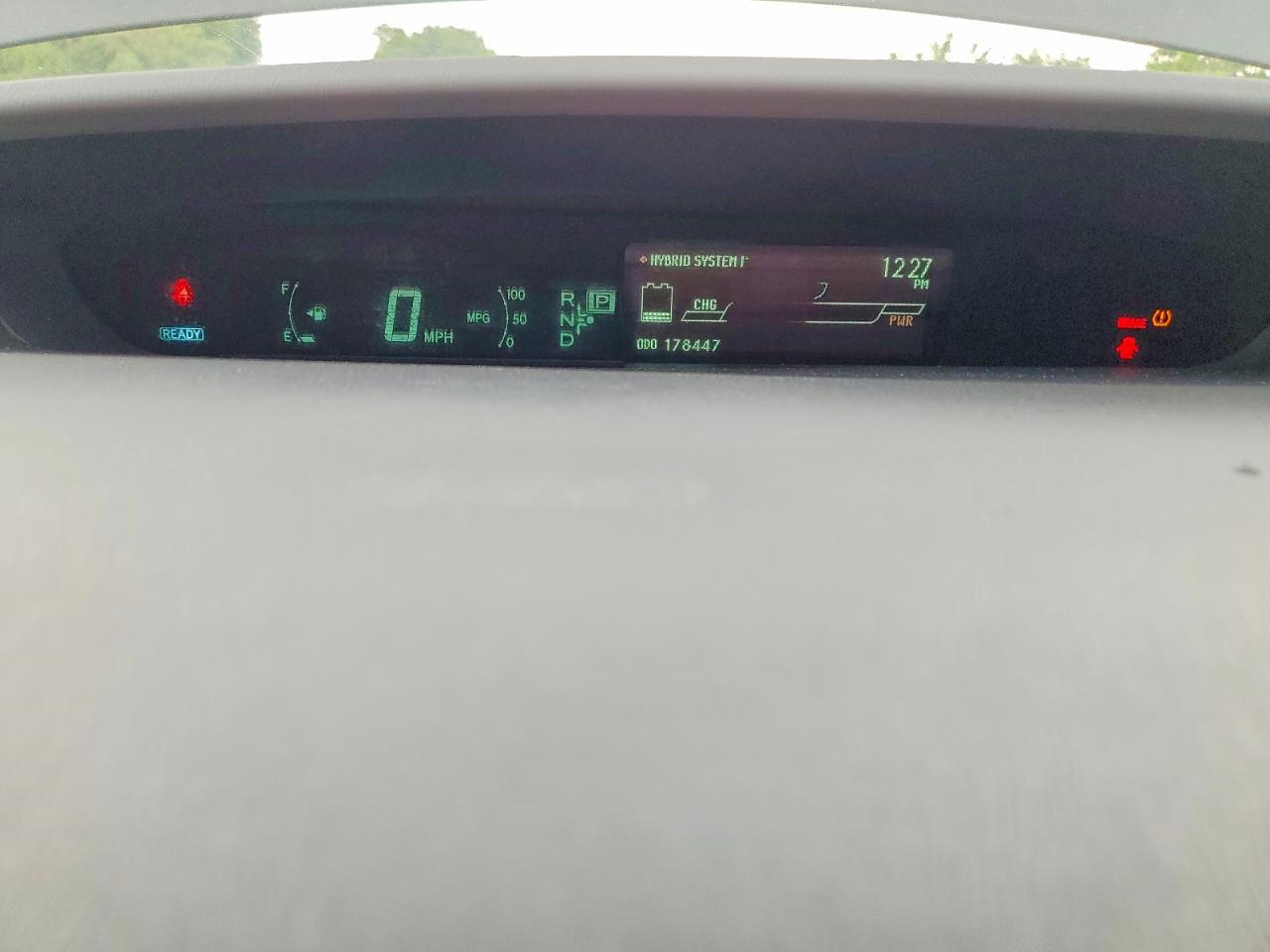 2011 TOYOTA PRIUS TWO — Фото 9 из 12