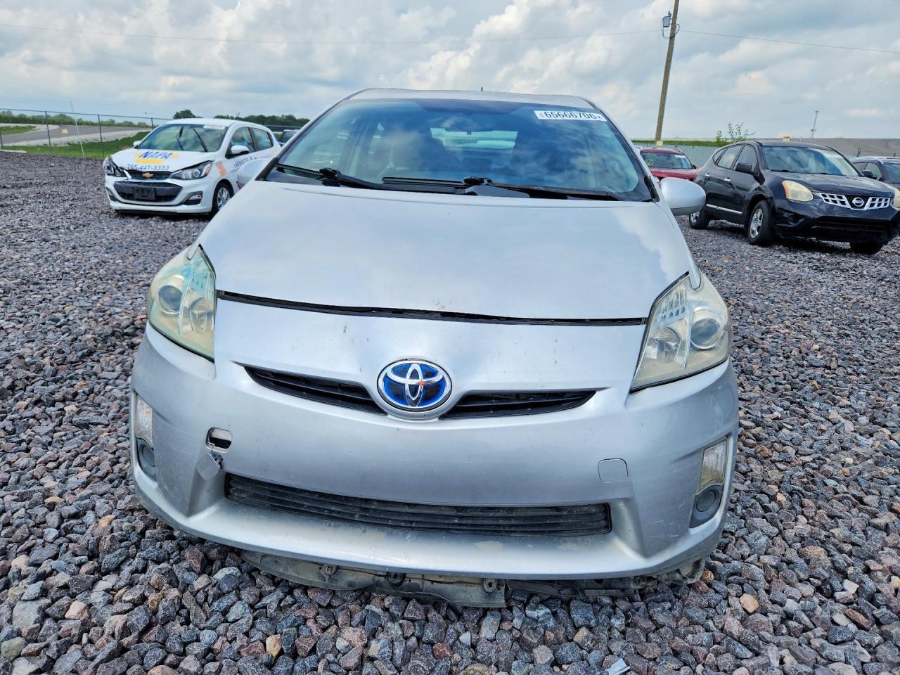 2011 TOYOTA PRIUS THREE — Фото 5 из 12