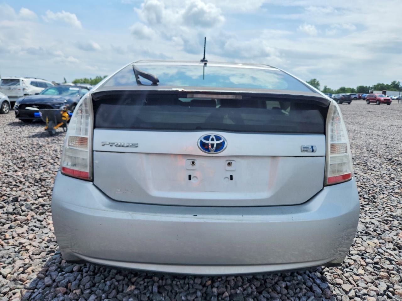 2011 TOYOTA PRIUS THREE — Фото 6 из 12