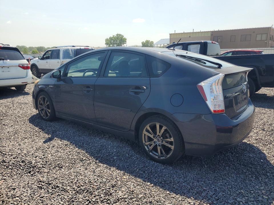 2011 TOYOTA PRIUS FOUR — Фото 2 из 12
