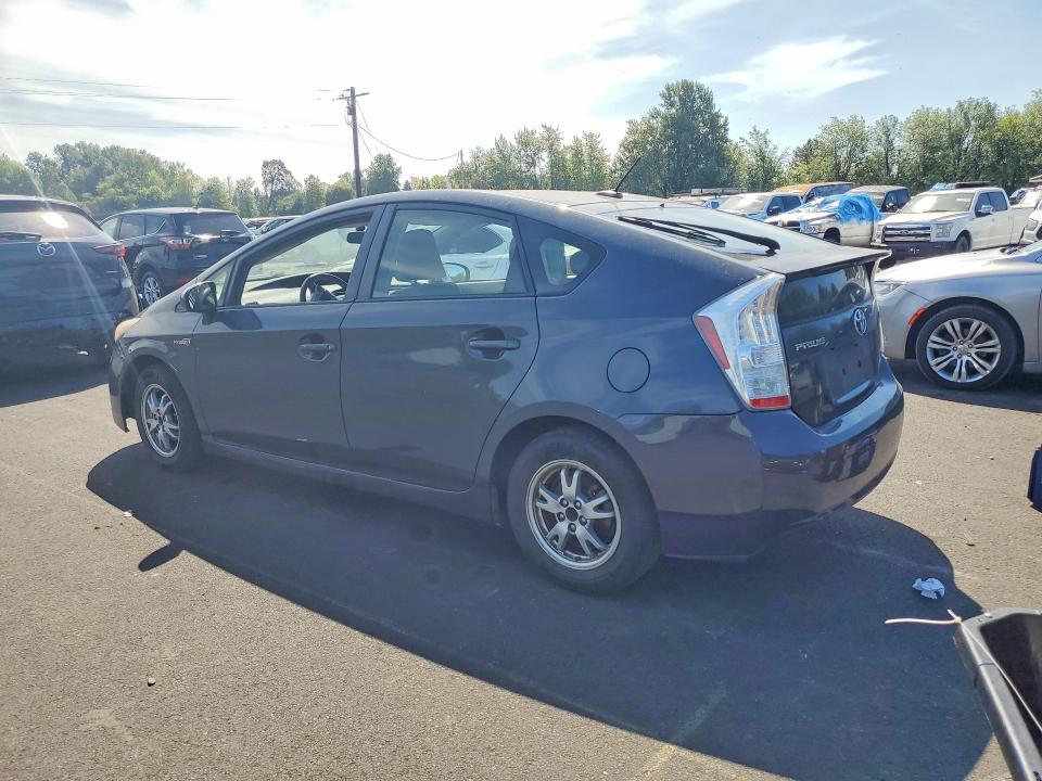 2011 TOYOTA PRIUS THREE — Фото 2 из 12