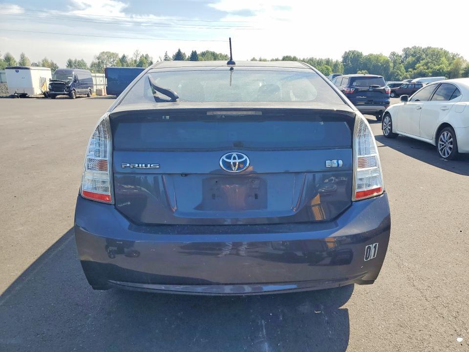 2011 TOYOTA PRIUS THREE — Фото 6 из 12