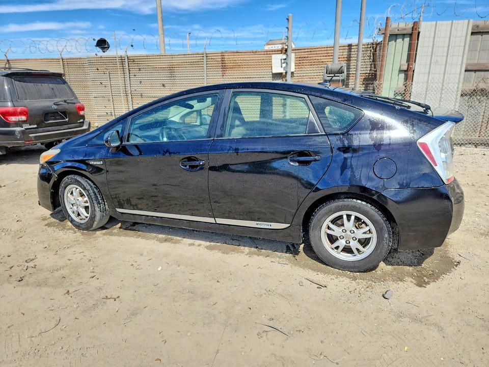 2011 TOYOTA PRIUS THREE — Фото 2 из 13