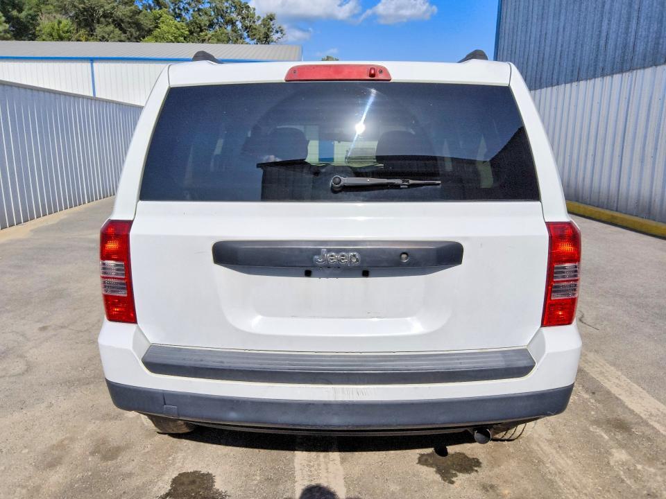 2014 JEEP PATRIOT SPORT — Фото 6 из 14