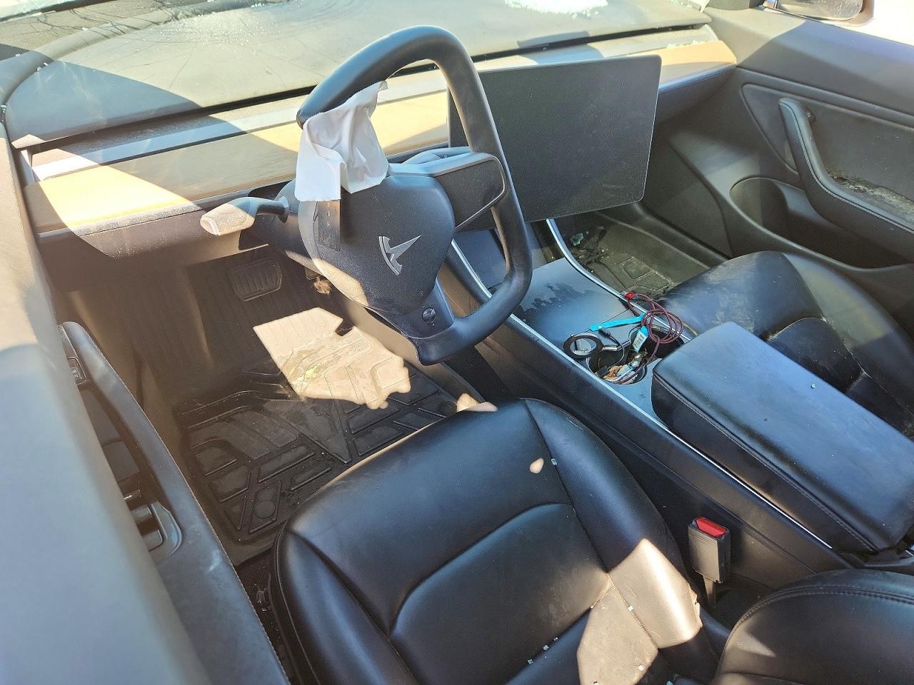 2019 TESLA MODEL 3 — Фото 8 из 12