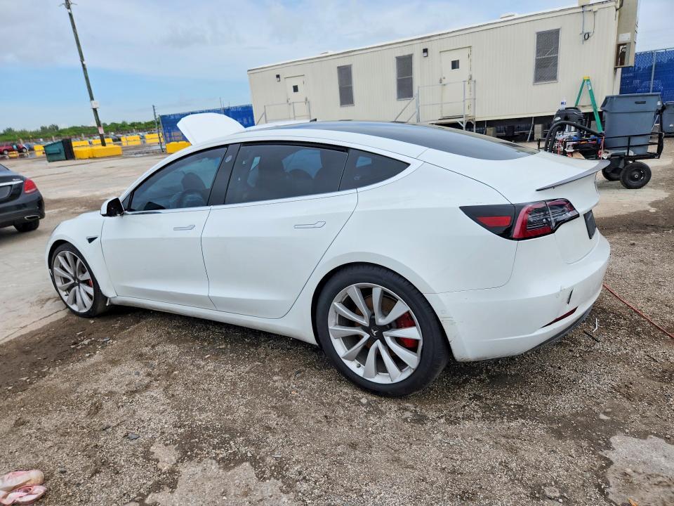 2019 TESLA MODEL 3 — Фото 2 из 12