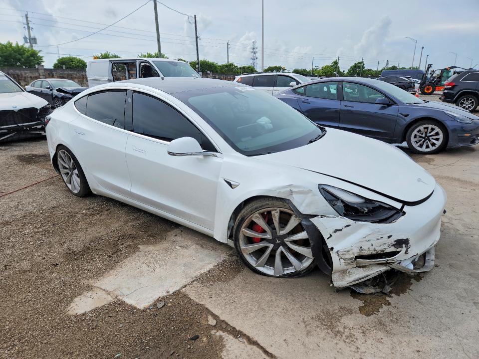 2019 TESLA MODEL 3 — Фото 4 из 12