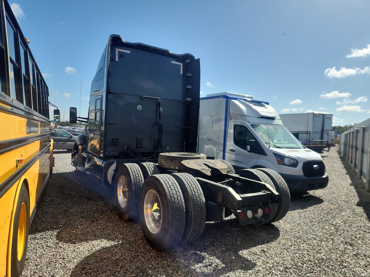 2014 KENWORTH CONSTRUCTION T680 — Фото 2 из 13