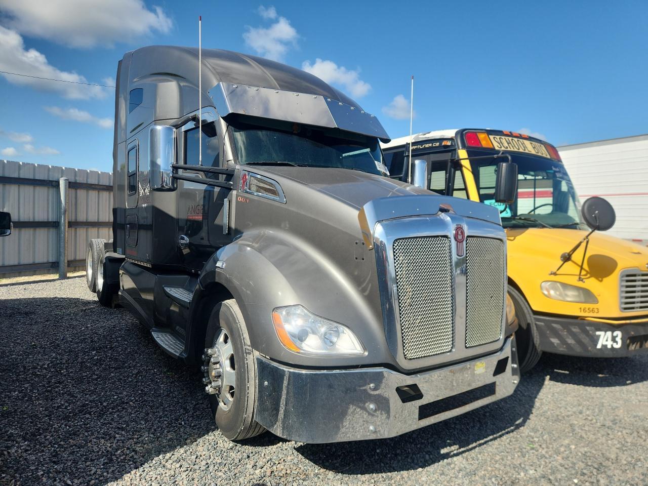 2014 KENWORTH CONSTRUCTION T680 — Фото 4 из 13