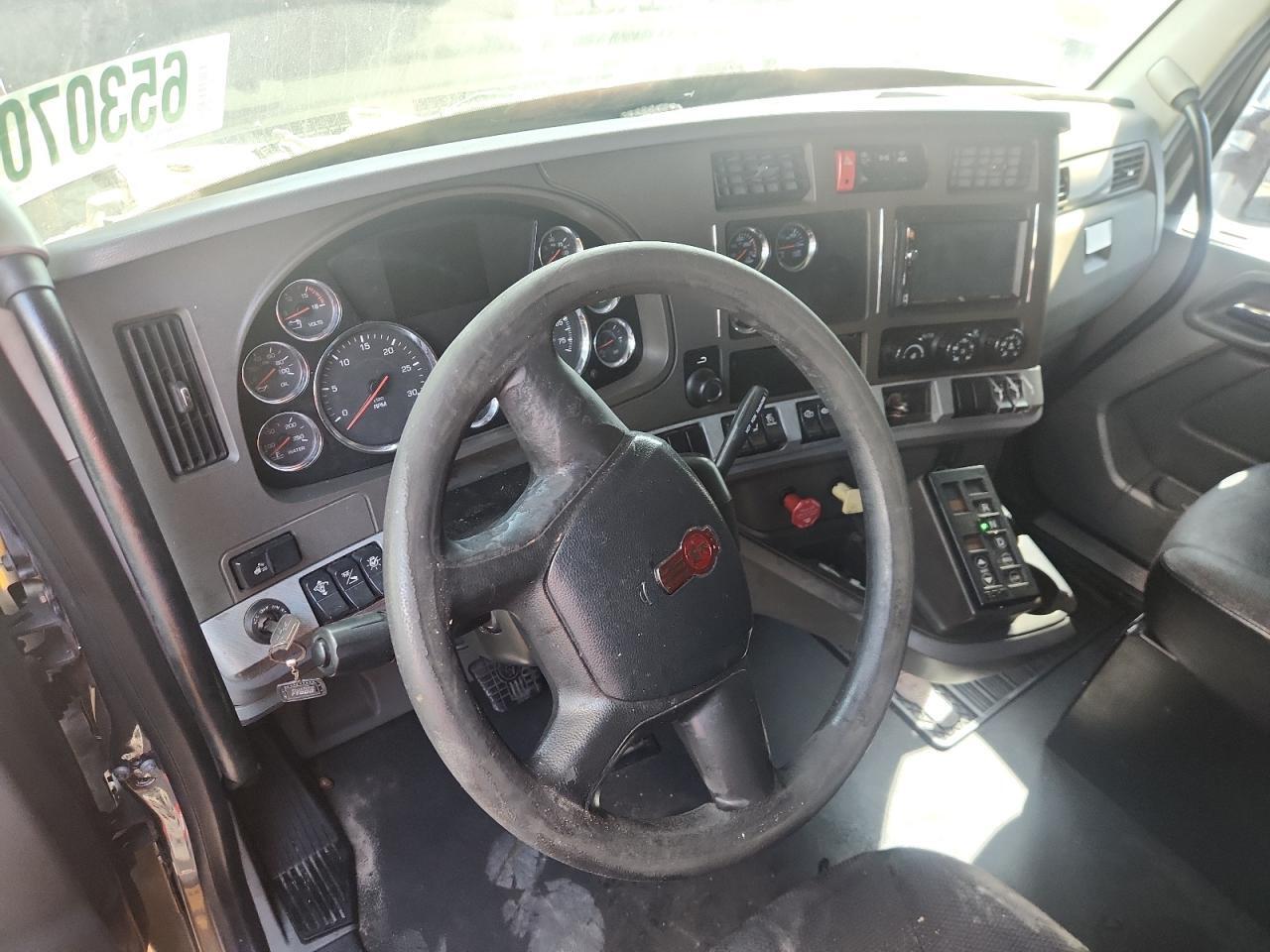 2014 KENWORTH CONSTRUCTION T680 — Фото 8 из 13