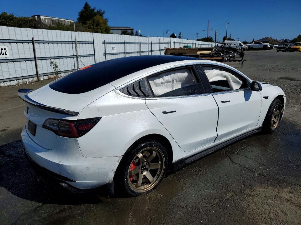 2019 TESLA MODEL 3 — Фото 3 из 12