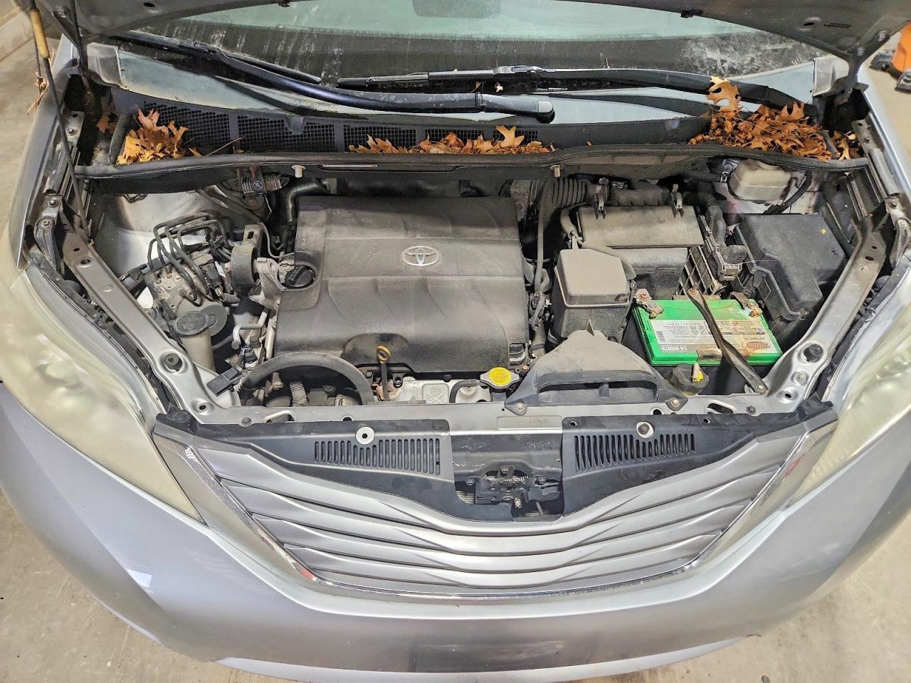 2011 TOYOTA SIENNA XLE 8-PASSENGER — Фото 12 из 13