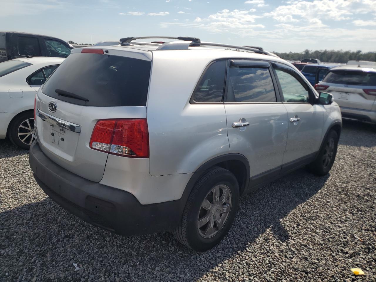 2011 KIA SORENTO LX — Фото 3 из 13