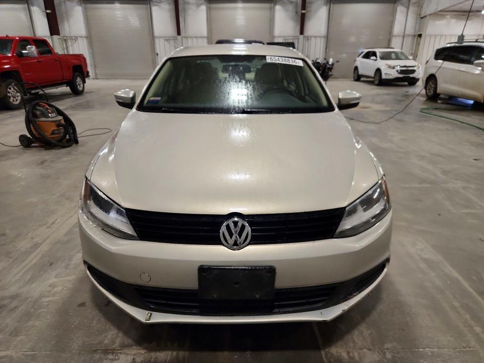 2011 VOLKSWAGEN JETTA SE — Фото 5 из 12